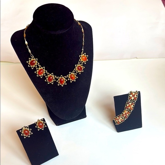 Vintage Elegant Gold and Orange Jewelry Set - Picture 1 of 8